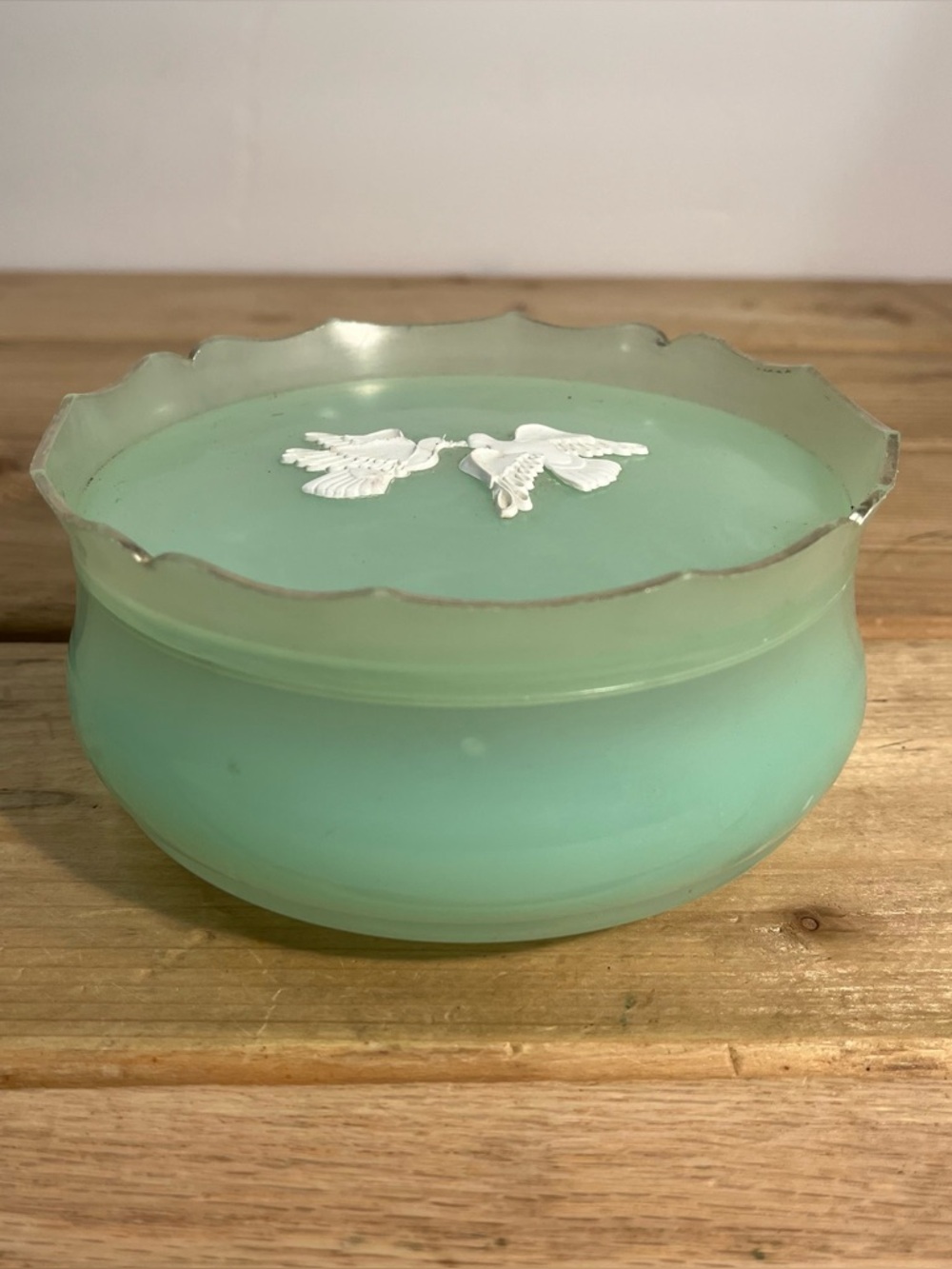 Vintage 1960s Avon Rapture Beauty Dust Empty Container Trinket Box  White Doves